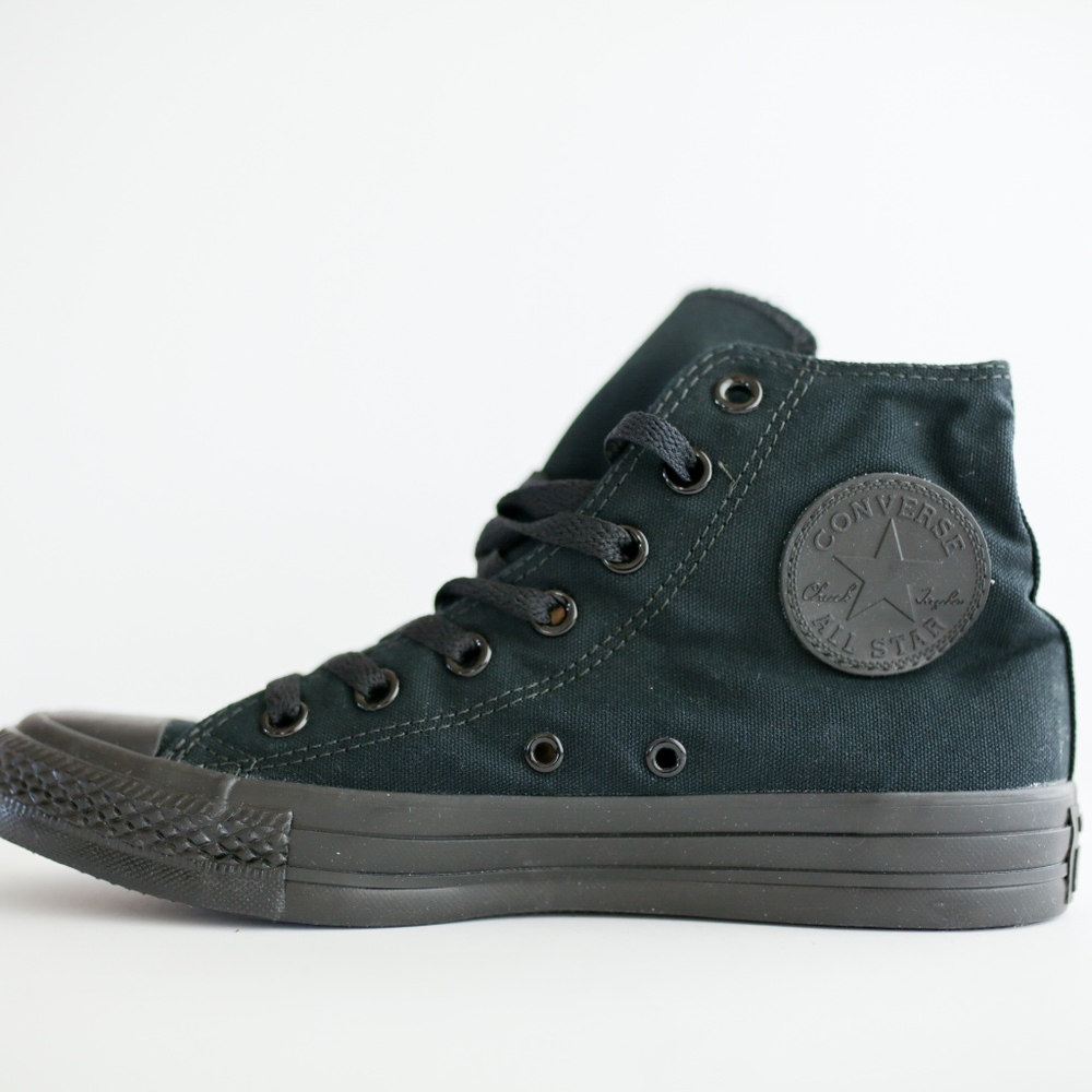 Converse Chuck Taylor Black Hi Top Sneakers 5M
